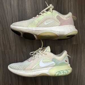 Limited Edition Nike Joyride Dual Run 2 Bee Sneaker